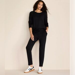 Lou & Grey Signaturesoft black sweatshirt and sweatpants size M